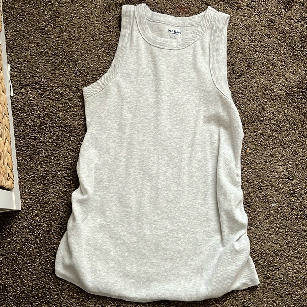 Old navy light gray ribbed maternity tank size L